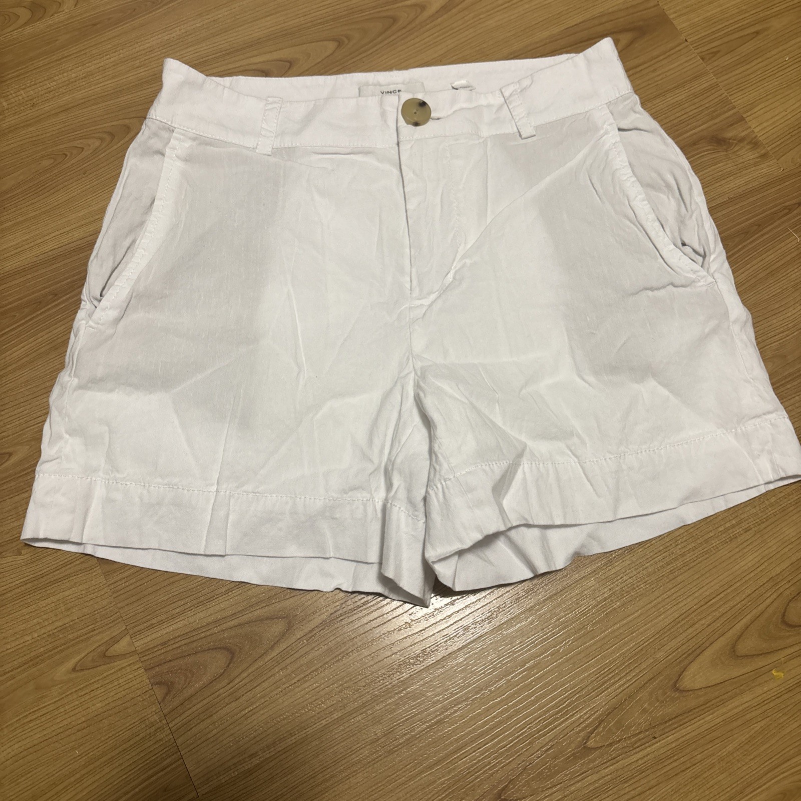 Vince linen shorts, womens Size 4, White, Excellent Condition