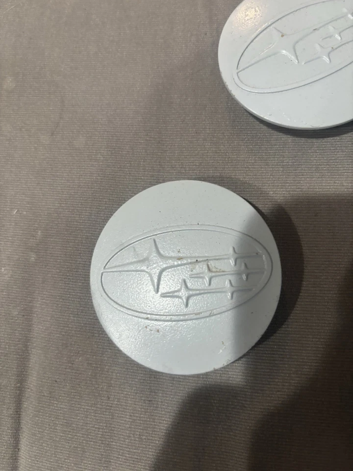 Tapacubos centrales para llantas Subaru Legacy 28821SA030 Outback Forester 2006 ~ 2016 Foto 2 de 4