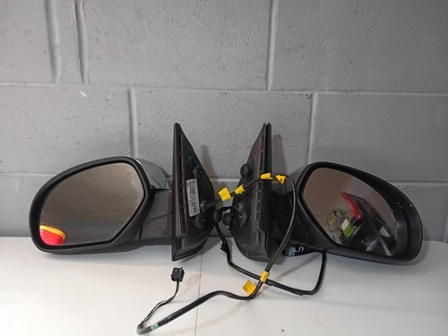 2015 Chevy Silverado OEM Chrome/Silver Driver & Passenger Mirror Powered
