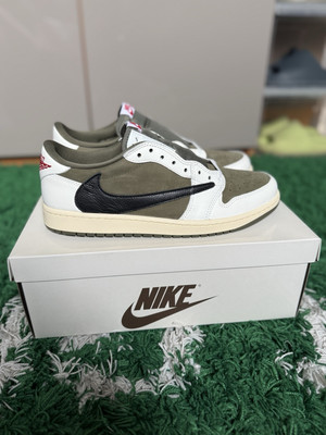 Nike X Travis Scott Air Jordan 1 Low Medium Olive 45,5/11,5