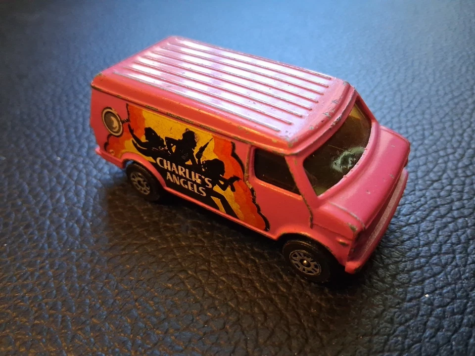 CORGI JUNIORS CHARLIES ANGELS U.S. VAN 1977 GREAT BRITAIN - Image 2 of 4
