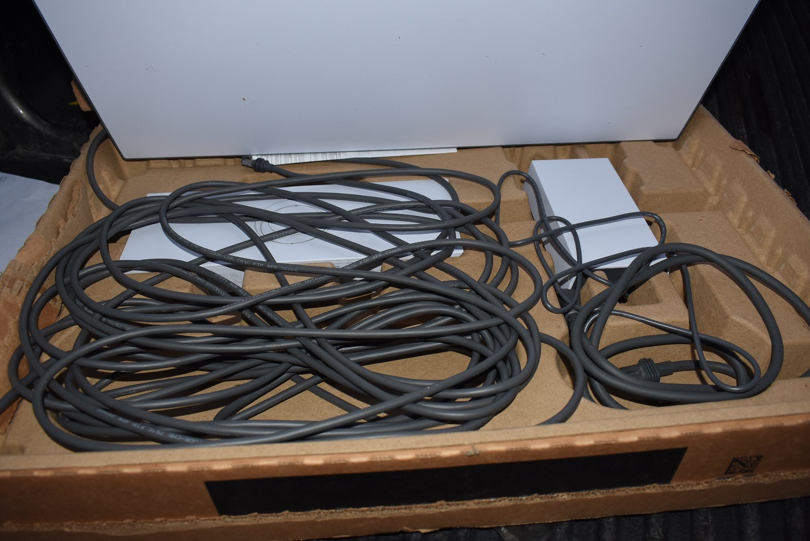 как выглядит REGISTERED TO ANOTHER ACCT STARLINK Standard Kit 4 X Gen 3 - UTA-232 Complete фото