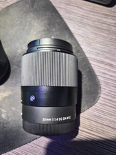 Sigma Sigma DC 30mm F/1.4 Lens
