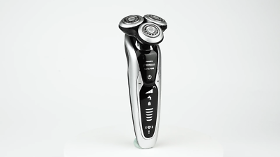 Philips Shaver series 9000 Wet and dry electric shaver S9311/84