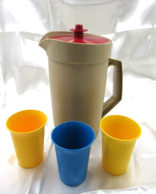 Tupperware Set 2 Qt Pitcher with Push Button Lid & 3 Cups Colorful Vintage