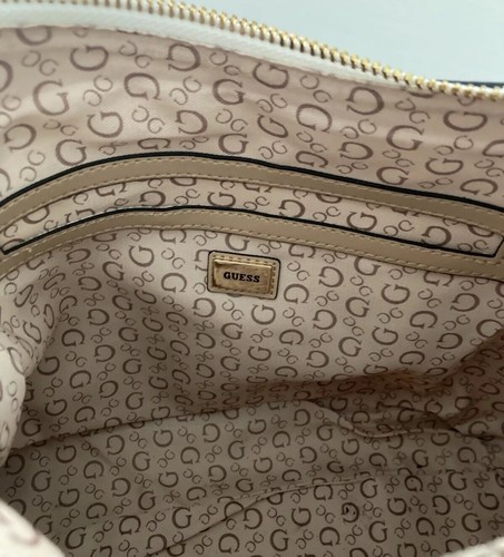 Guess Chucky bianco con borsa oro/viene fornito con due cinghie a tracolla rimovibili. Nuovo. - Foto 5 di 7
