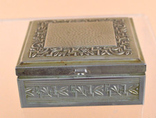 VERSILBERTE, VERZIERTE METALL DECKELDOSE - INNEN BLAUER SAMT