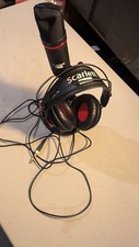 Focusrite Vocaster Broadcast Kit Broadcast-quality Microphone & Headphones Pack