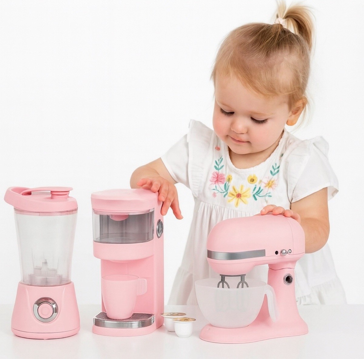 Member's Mark Gourmet Kitchen Appliance Playset for Kids - Pink