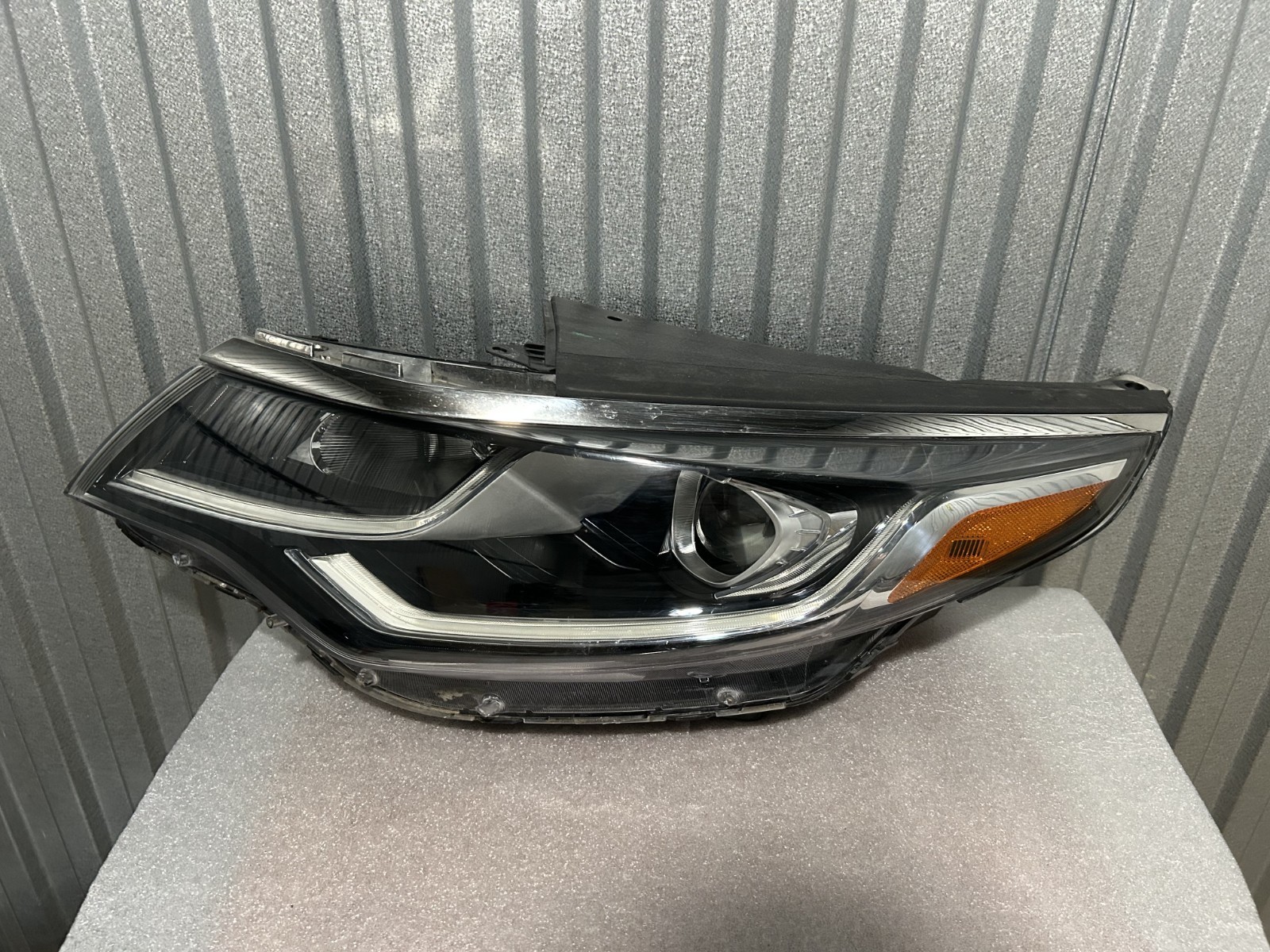 2019-2020 KIA Optima Left Driver Halogen LED DRL Headlight OEM ALL TABS #17