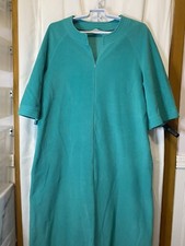 vanity fair green zip up robe with pockets size small