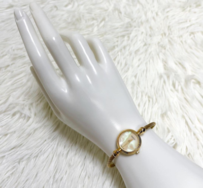 Gucci 2700.2.L Pearl Dial Gold Qz Women's Watch Working Very Good