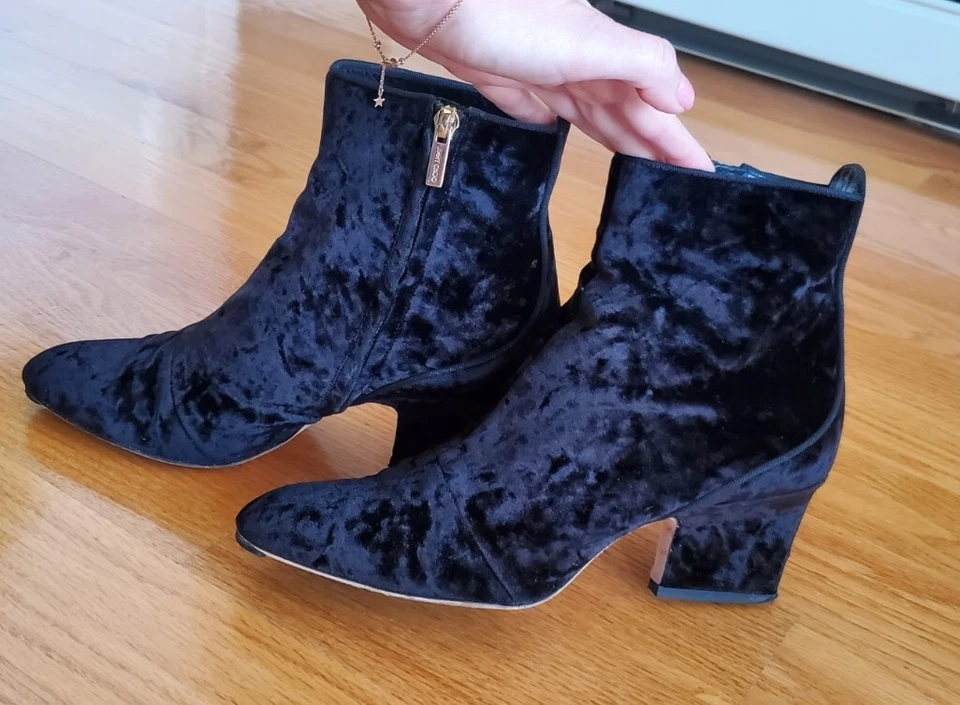 JIMMY CHOO Otoño 65 Terciopelo Botines Negros, Talla 10, $1200 Foto 3 de 4