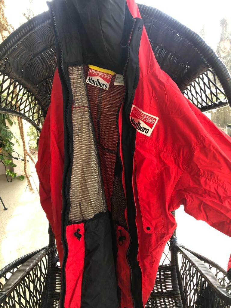 Marlboro 90s vintage vtg jacket sise L large, 1990s red. Adventure