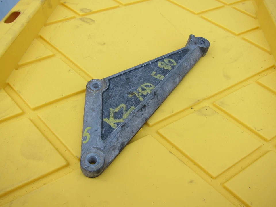 Kawasaki KZ750E 1981 estándar OEM reposapiés delantero soporte Foto 2 de 4