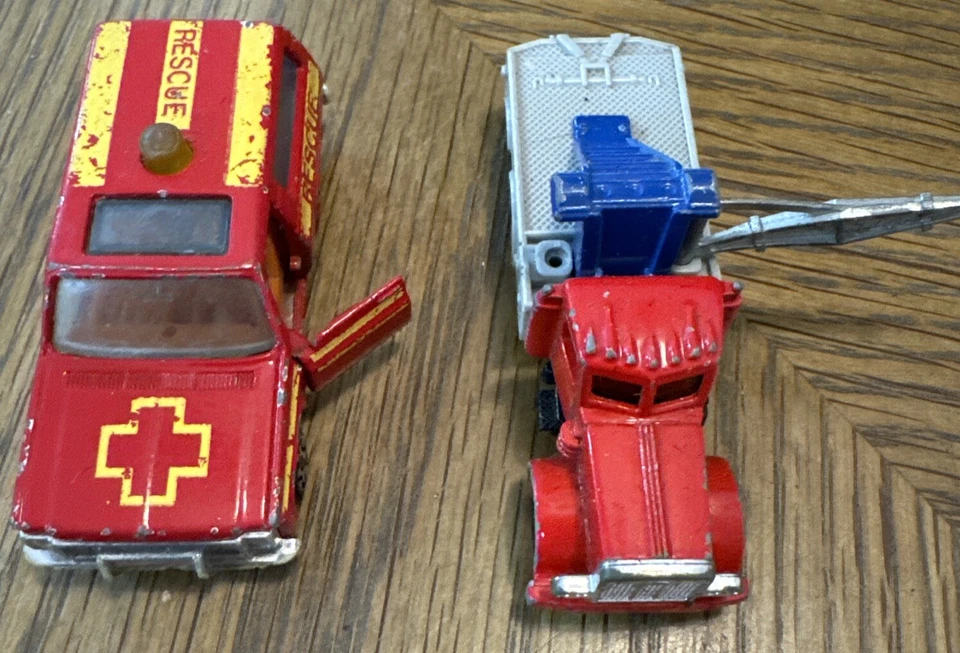 Lote De 2 Camiones De Colección Inc Tomica 1978 No.F63 Camión Americano Rojo Hecho en Japón Remolque Foto 2 de 4