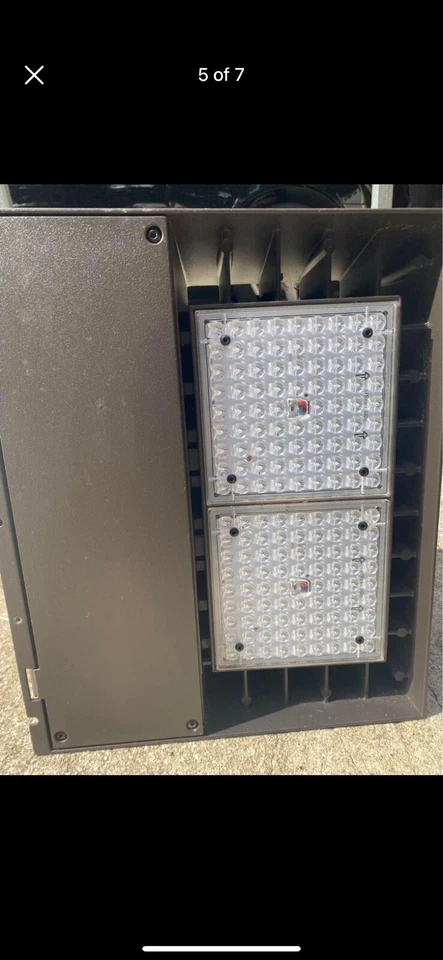 Luz exterior industrial Hubbell X 2 Foto 3 de 4