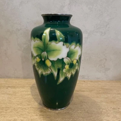 Cloisonne Vase 9.4 inch tall Japanese Green Pot - Image 1 of 4