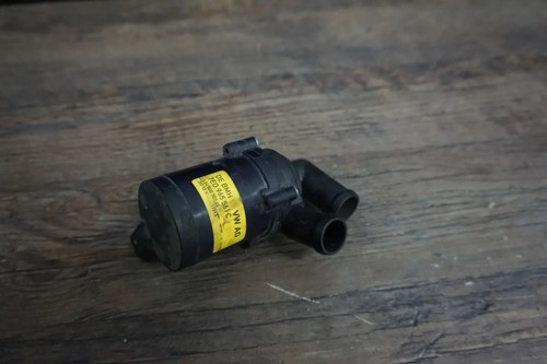 VW Bus T5 Wasserpumpe 7E0965561C 2.0TDi 103kW CAAC Zusatzwasserpumpe