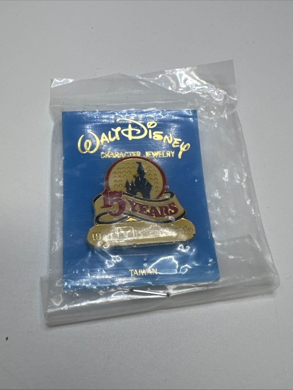 Walt Disney World 15 Years Anniversary Enamel Trading Pin Taiwan Sealed