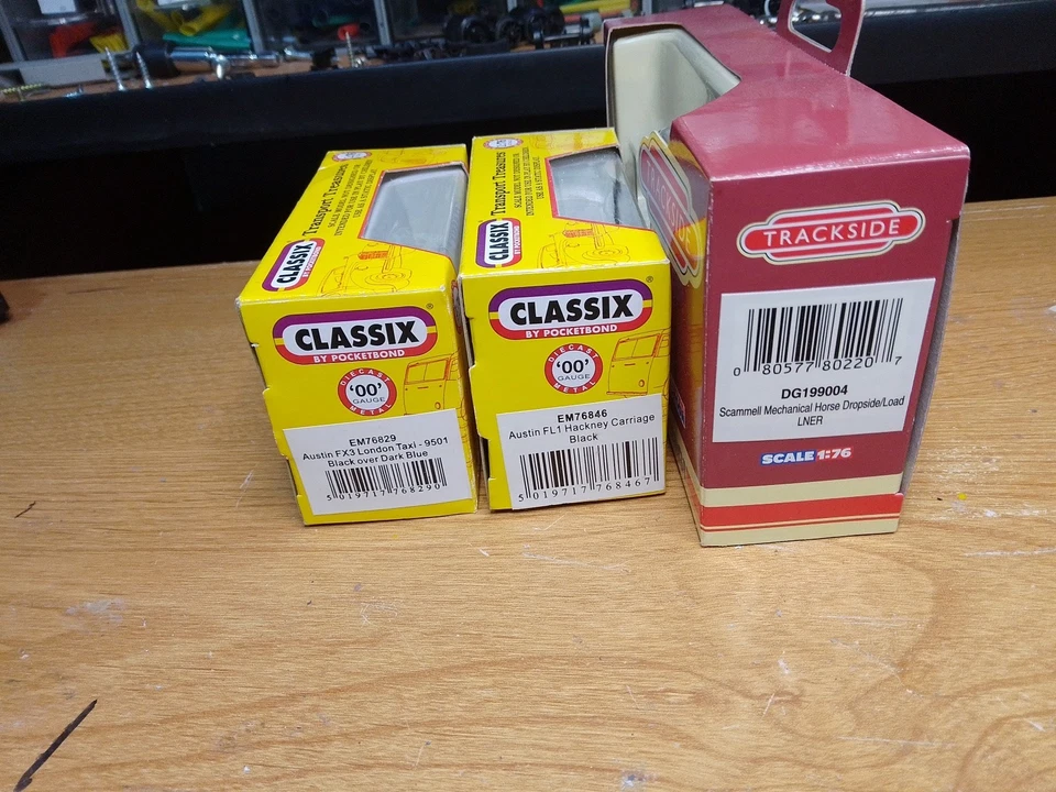 OO Gauge Model Car Lorry Empty Boxes Austin Taxi X 2 Scammel Mech Horse LNER - Image 2 of 3