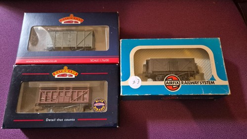 Spur O Bachmann und Airfix Waggons x3 37-700, 37-731A, 54381-3 | Condition: Used