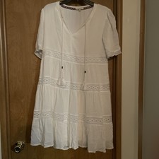 Kate & Sam Dress Womens Medium White Short Sleeve V-Neck Pullover Knee Length