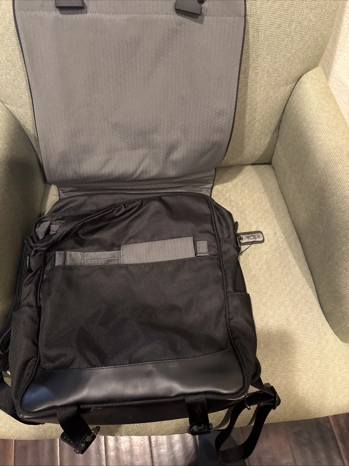 Tumi Unisex Black Laptop Bag Business Travel Organizer - Image 3 of 4