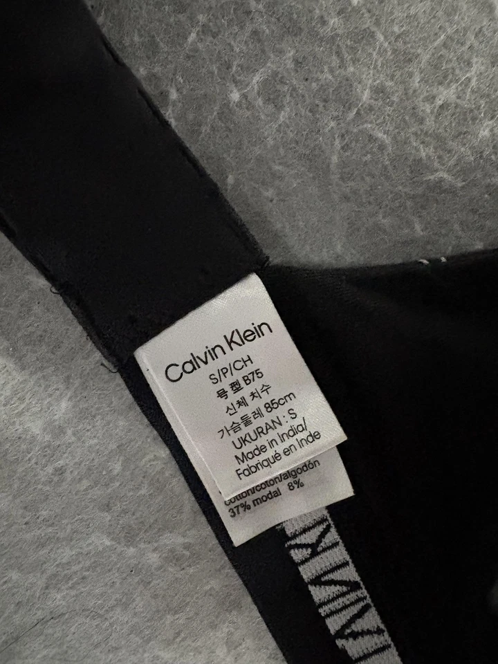 Sujetador Calvin Klein Mujer Pequeño Negro Rojo Rosa Estampado Inalámbrico Logo Bralette Floral Foto 2 de 4