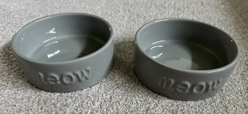 NEW Set of 2 “meow” Sculpt Cat Food/Water Bowls, Ceramic, Gray, 5” W x 1.75” T - Picture 6 of 23