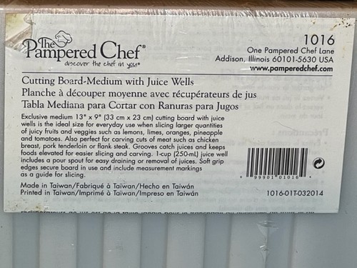 Pampered Chef Medium Cutting Board With Juice Wells #1016 Pour Spout Soft Grip - Picture 2 of 4