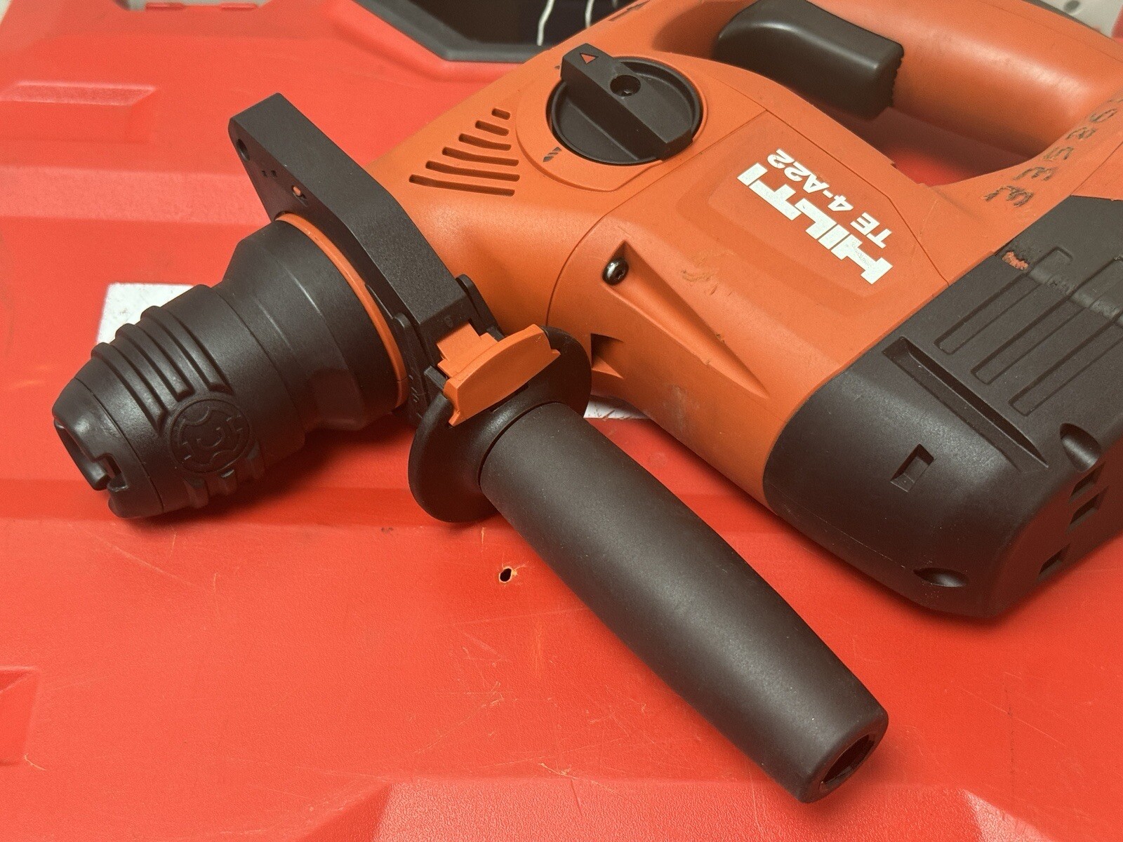Hilti Te 4 A22 Bohrfutter Wechseln HILTI TE 4-A22 22v LI-ION SDS+ ROTARY HAMMER DRILL c/w 3 x 5.2Ah