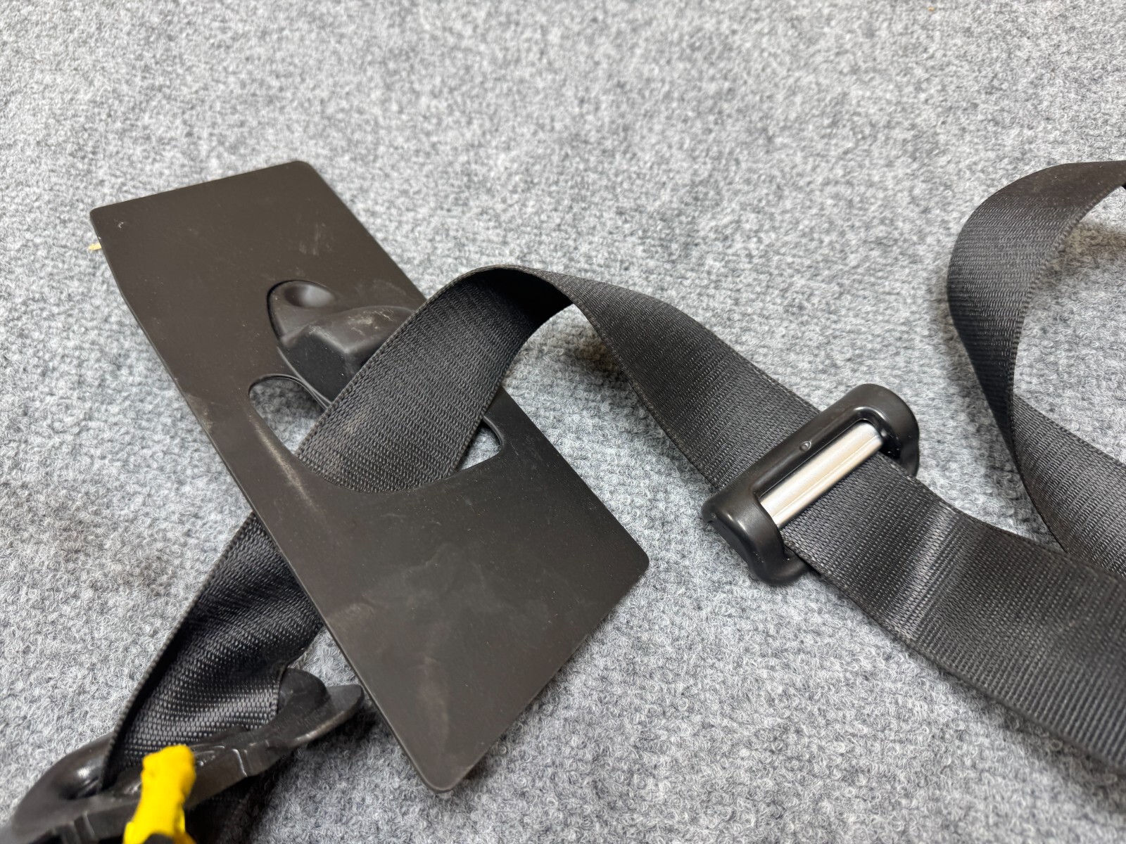 MASERATI GHIBLI M157 14-17 OEM FRONT RIGHT PASSENGER RH SEAT BELT RETRACTOR 60K