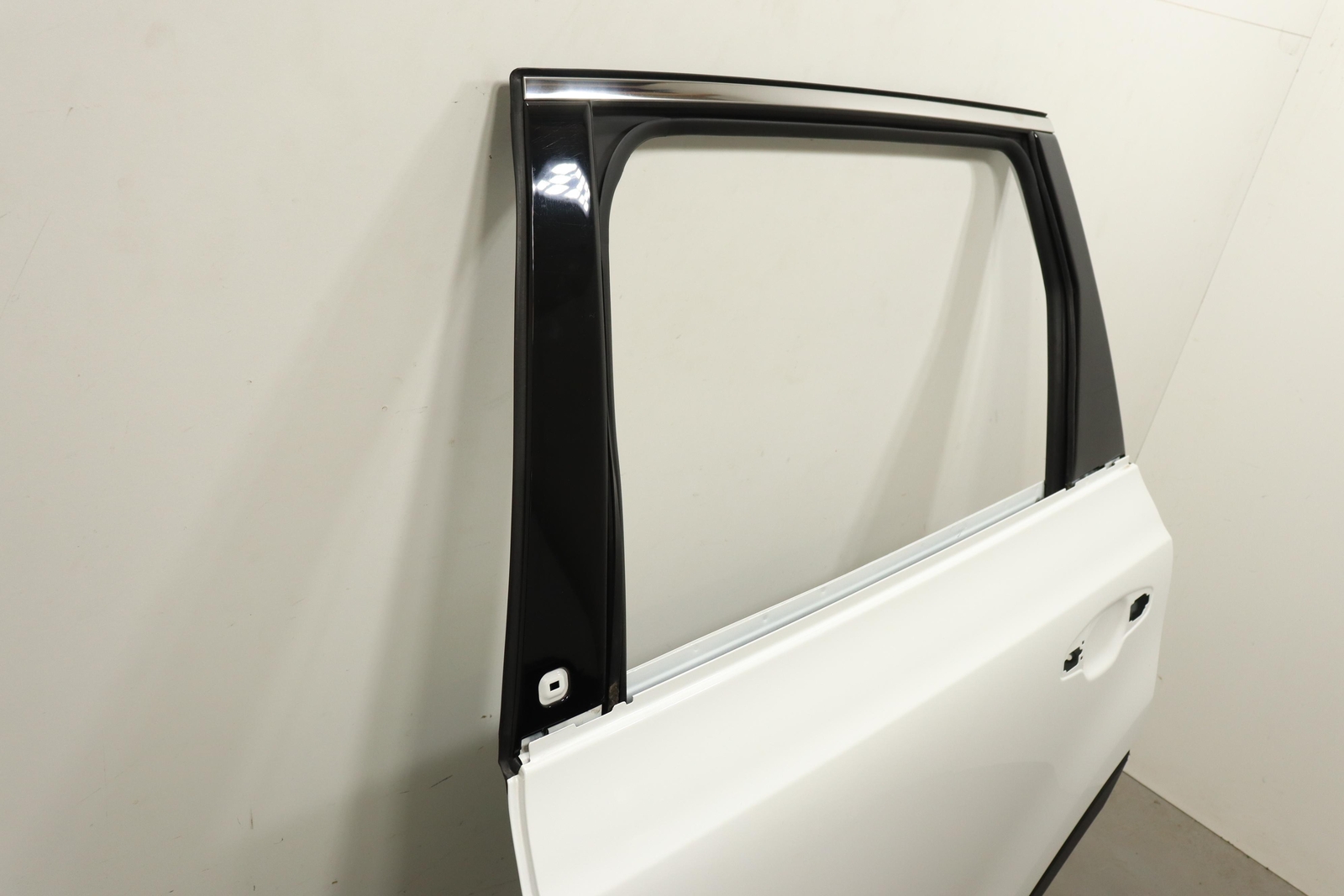 2020 - 2023 KIA TELLURIDE LX REAR LEFT EXTERIOR DOOR SHELL PANEL 