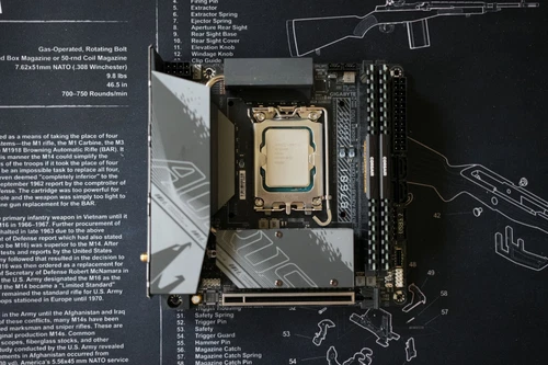 GIGABYTE B760I AORUS PRO DDR4 ITX with i9-12900K and (2x16) 32GB DDR4-3200