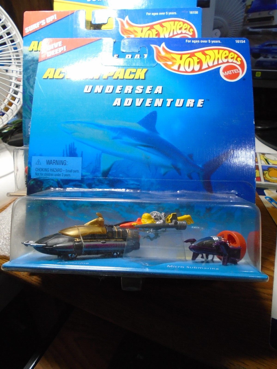 Hot Wheels Action Pack Undersea Adventure Submarine & Micro
