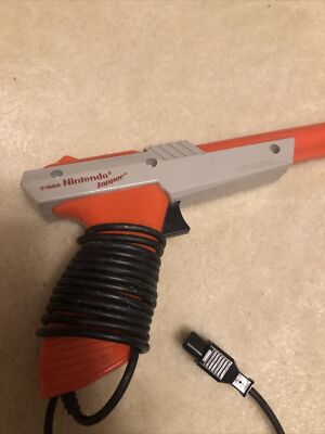 Nintendo Duck Hunt Zapper Light Gun NES Made in Japan 1985 Orange