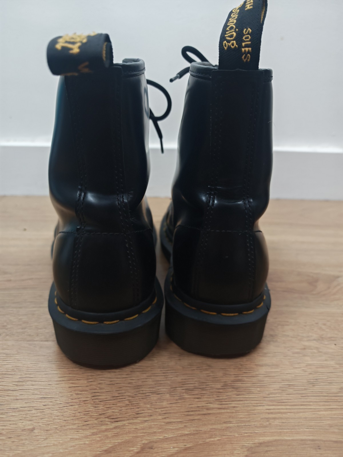 Dr Martens 1460 Smooth Leather 8-Eye Lace Up Boots Black UK 6.5 EU 40 Docs image 3