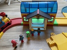 Carrera Struxi Bahnhof Konvolut mit Zug,  Struxi Bär, Gebäuden, Figuren 