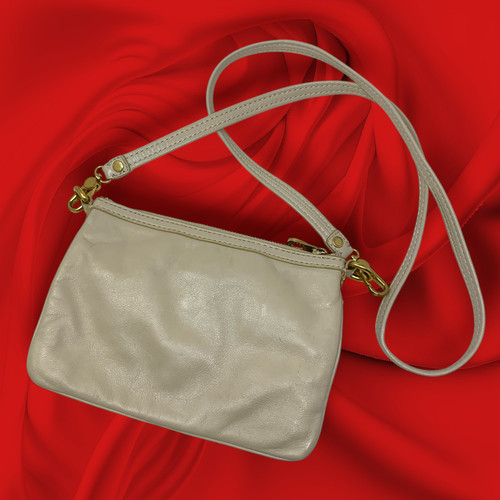 Vintage Y2K Marc by Marc Jacobs Percy Totally Turnlock Tan Leather Crossbody Bag, $79.49 - Photo 7