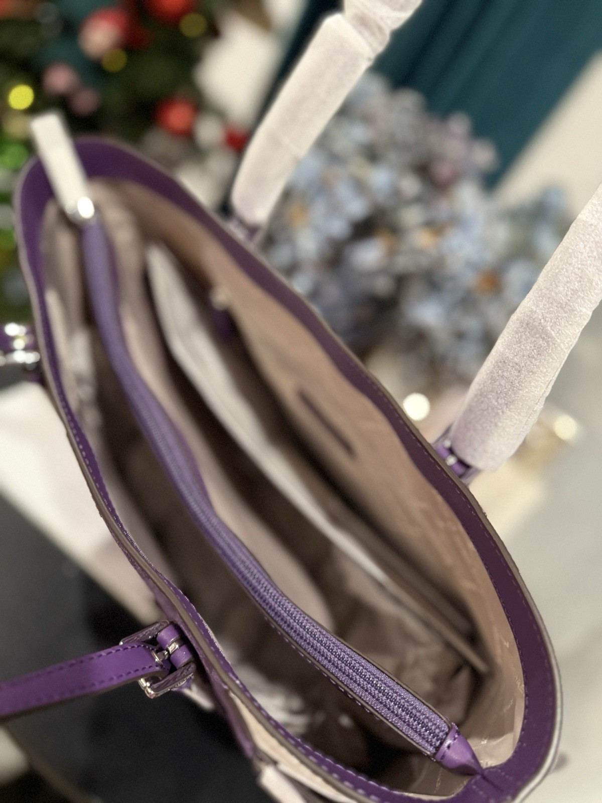 Set MICHAEL KORS Voyager Large Color-Block Signature Logo Tote Bag and Wristlet thumbnail 8