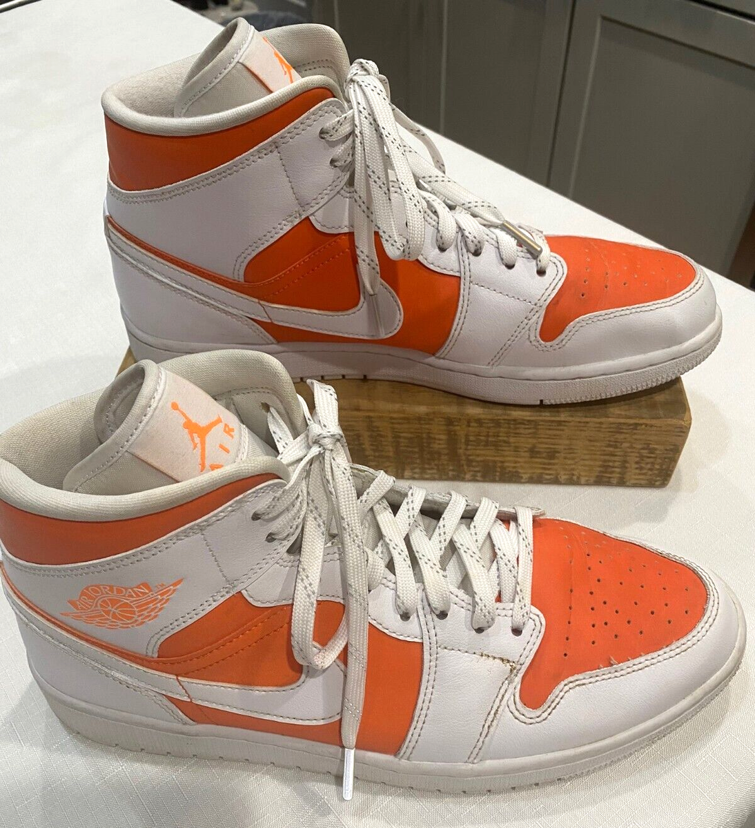 Women's Nike Air Jordan 1 Mid Bright Citrus Wmns. SZ:12 EUC
