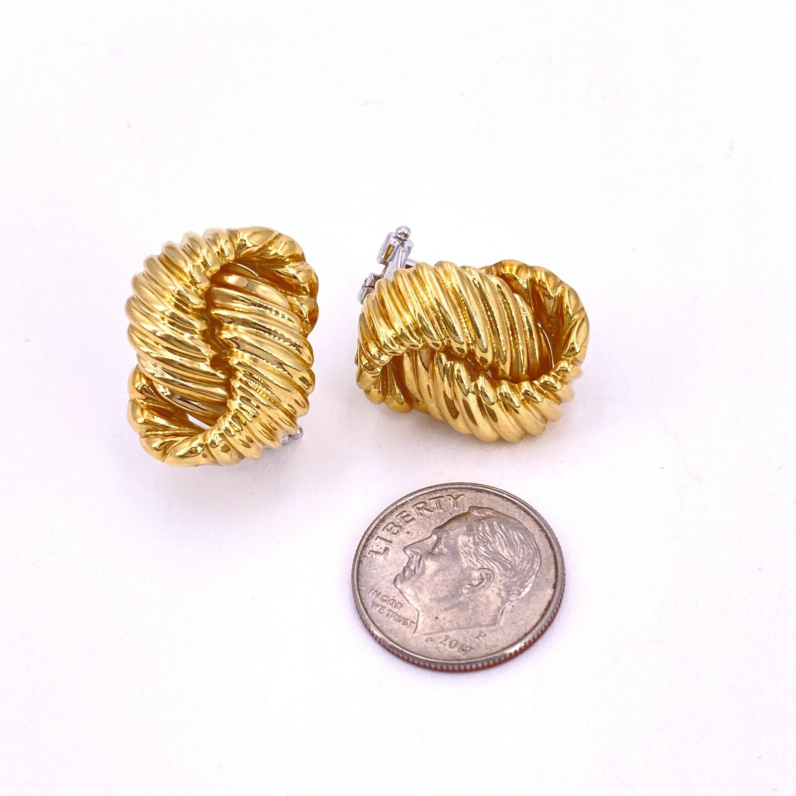 Italian Ribbed Knot 18K Yellow Gold Earrings - image 7