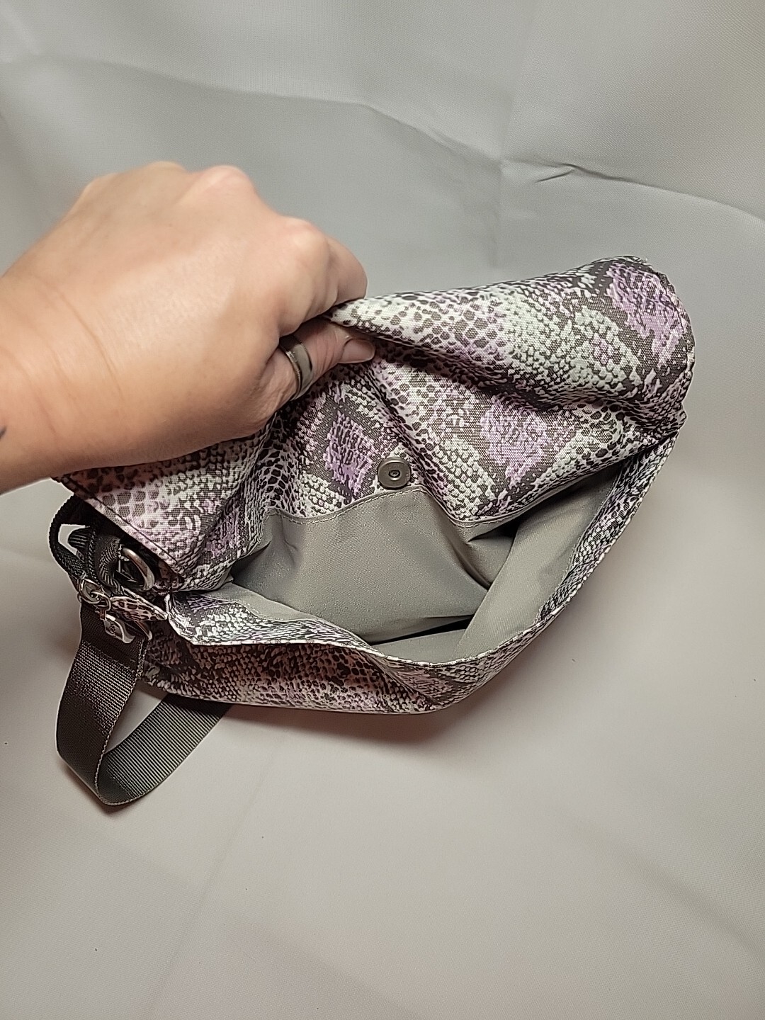 Baggallini Amanda Blush Python Crossbody Bag RFID… - image 4