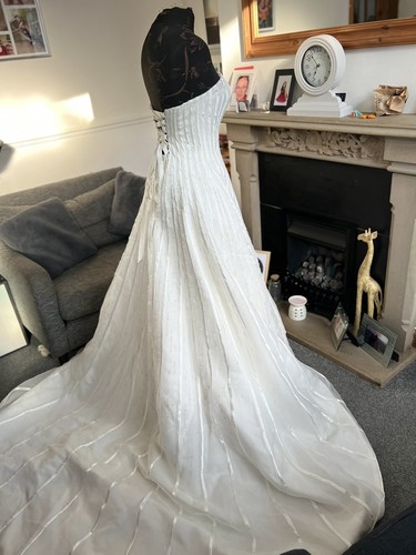 New Benjamin Roberts Ribbon And Sparkle Wedding Dress, Size 10 - Picture 10 of 19