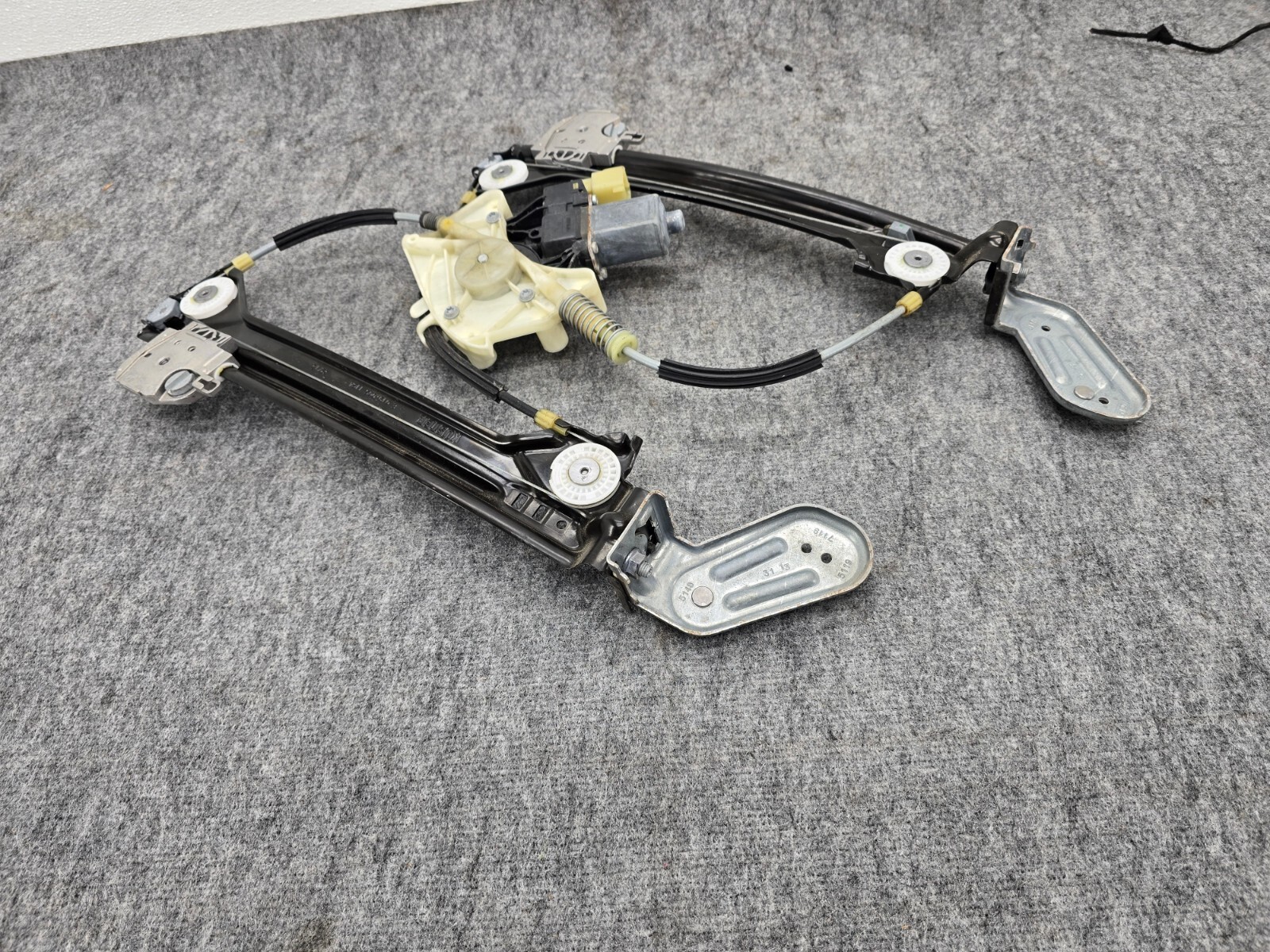 RIGHT REAR DOOR WINDOW REGULATOR ASSEMBLY OEM 40K 14-19 MASERATI GHIBLI S
