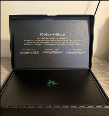 Razor Blade 15 2021 Advanced RTX 3070 16GB Ram 1TB SSD 1440P QHD 240HZ