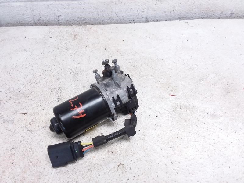 Maserati Levante 2018 Windshield wiper motor P/N 670007561