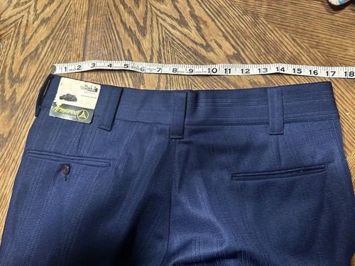 Pantaloni uomo vintage nuovi con etichetta blu navy poliestere fascia larga piatto davanti 34x31 retrò - Foto 11 di 14