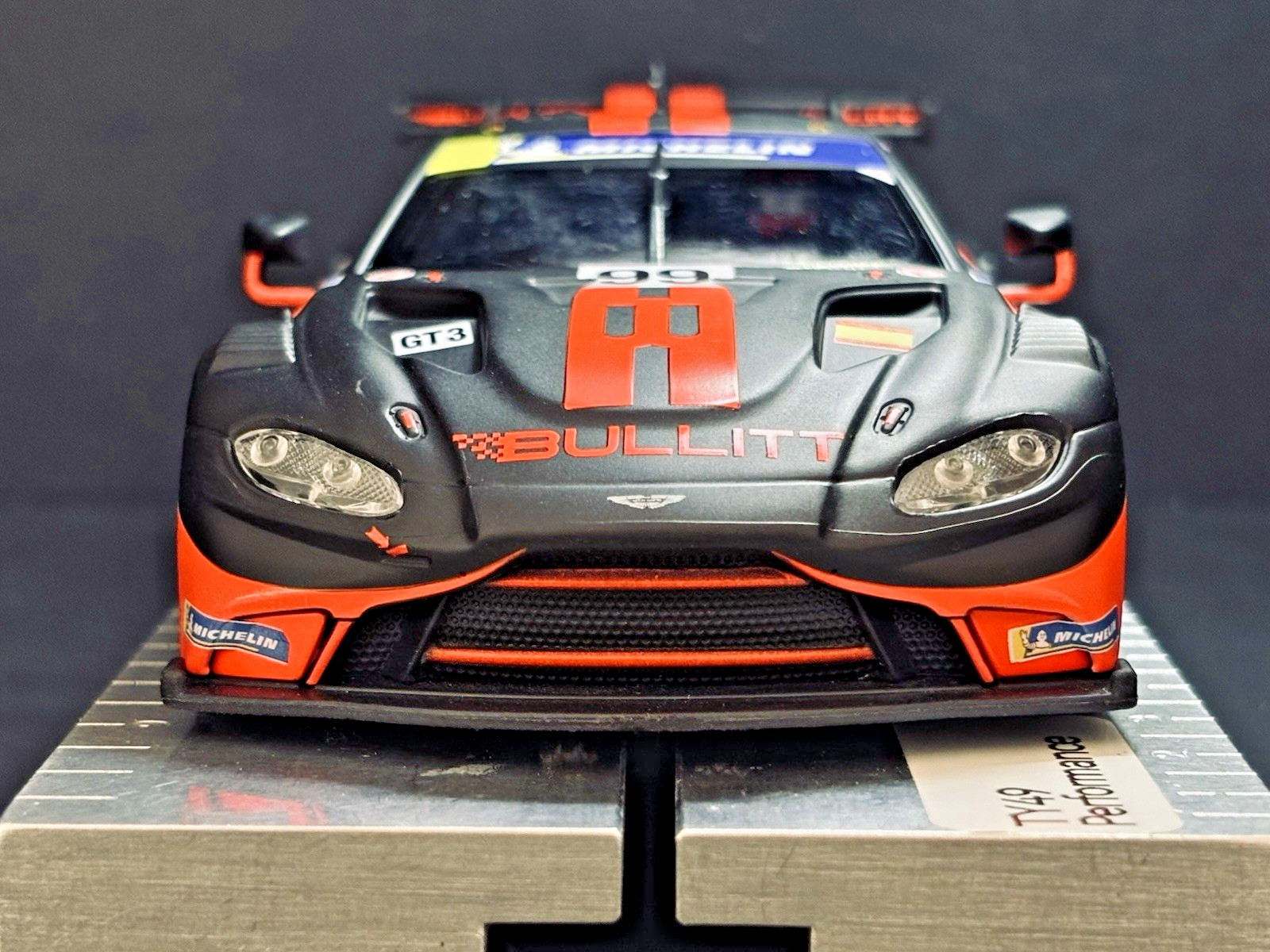 Carrera Digital 132 32023 Aston Martin Vantage GT3 Bullitt #99 Signature Series